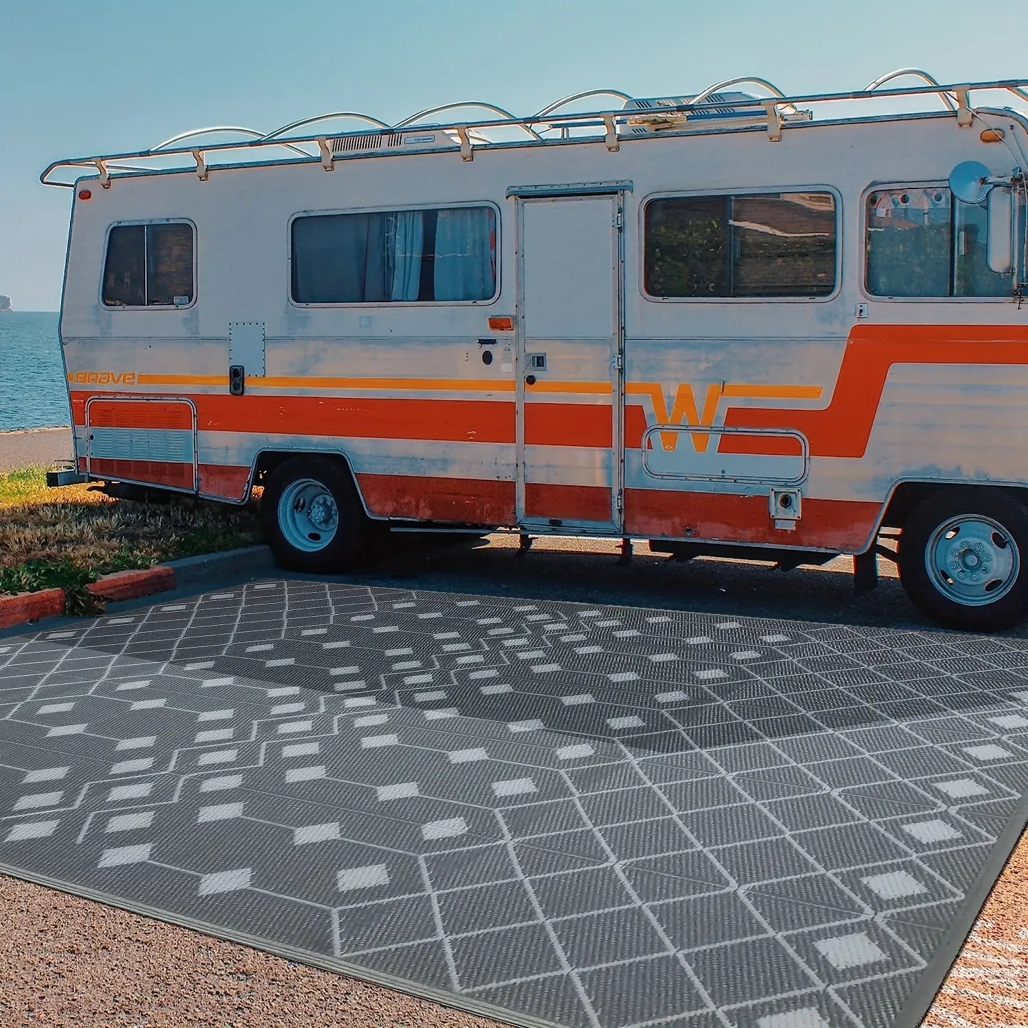 1pc, reversible outdoor Mat, ou t door nothing else, made of polypropylene material, foldable and double-sided design, suitable for RV patio, outdoor camping, backyard and picnic use, lightweight and easy to carry, easy to cl Au bout du Sentier